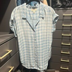 Cloth & Stone Chambray Button Up Top Large